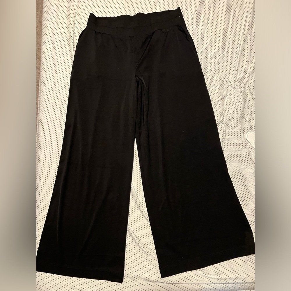 Lou & Grey Luvstretch Straight Black Pants